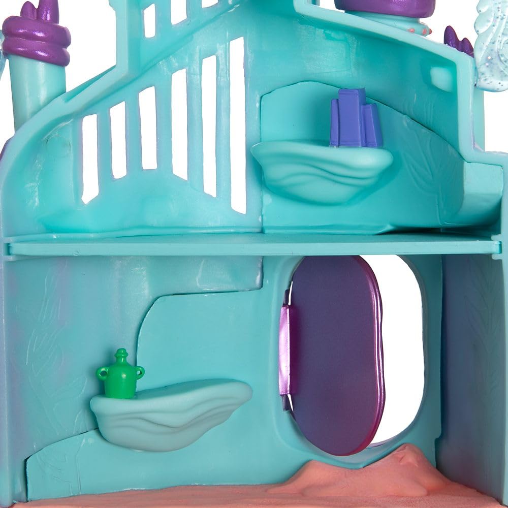 Disney Store Princess Micro Toy Set: Interior play space opens for mini adventures.