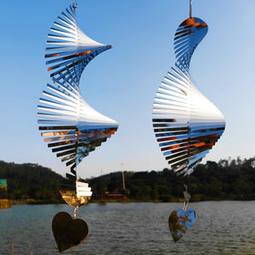 DJUAN 3D mirror fishbone disc contrasts sunlight to frighten woodpeckers away.