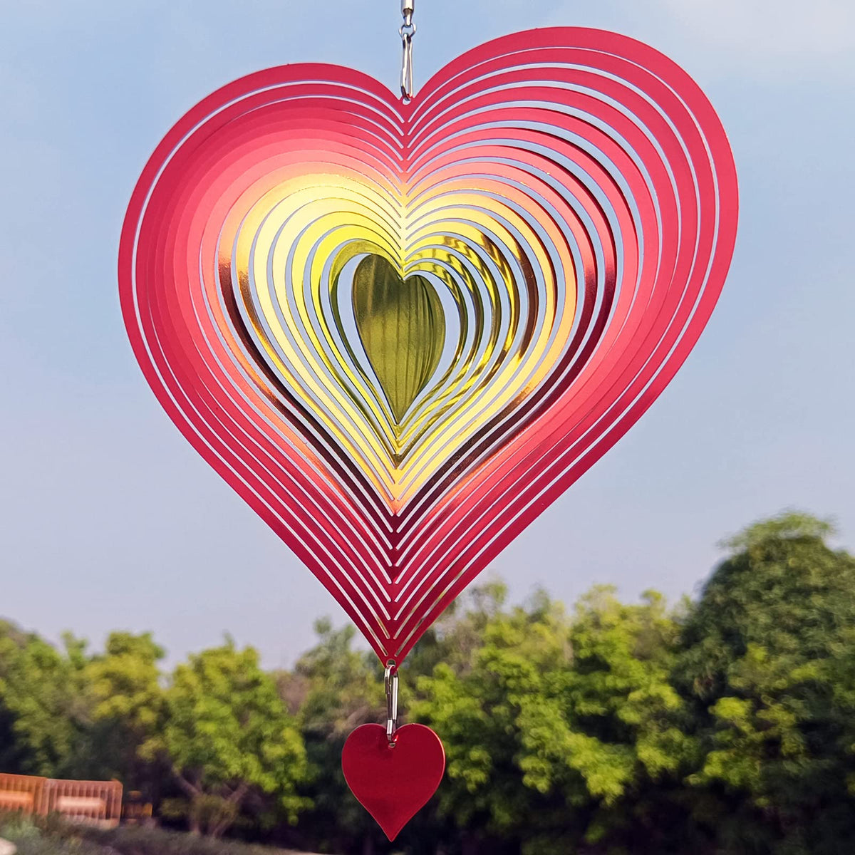 DJUAN wind spinner heart 3D stainless steel for eye-catching yard art year-round.
