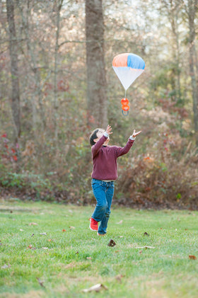 Djubi Parashoot ball attached to launcher for high flying action.