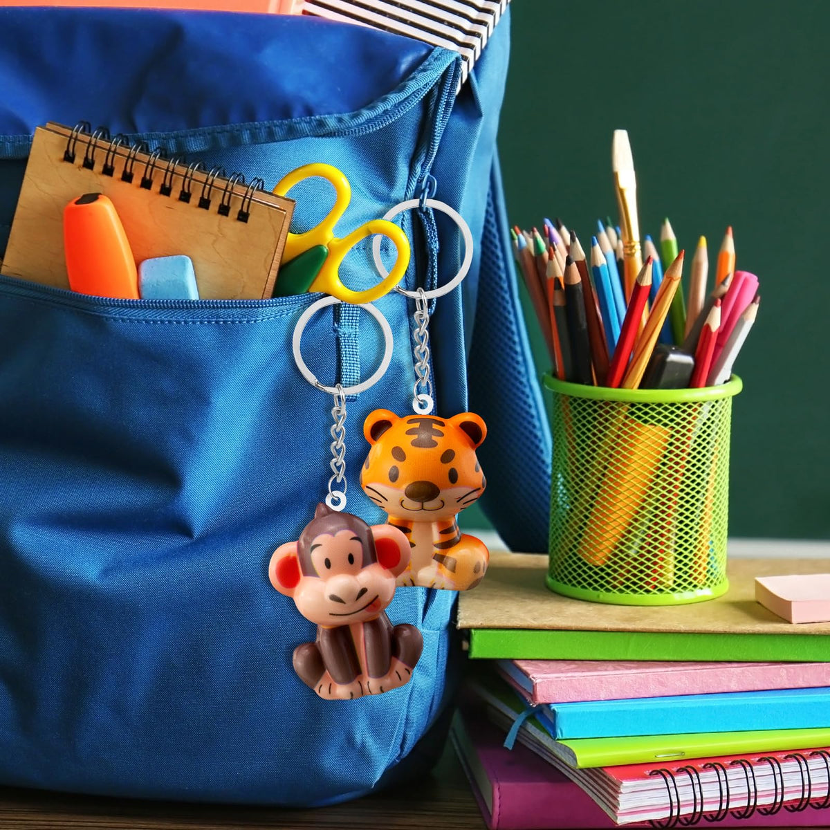DMIGHT safari giraffe squishy keychain, eye-catching design for party favors.