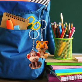 DMIGHT safari giraffe squishy keychain, eye-catching design for party favors.
