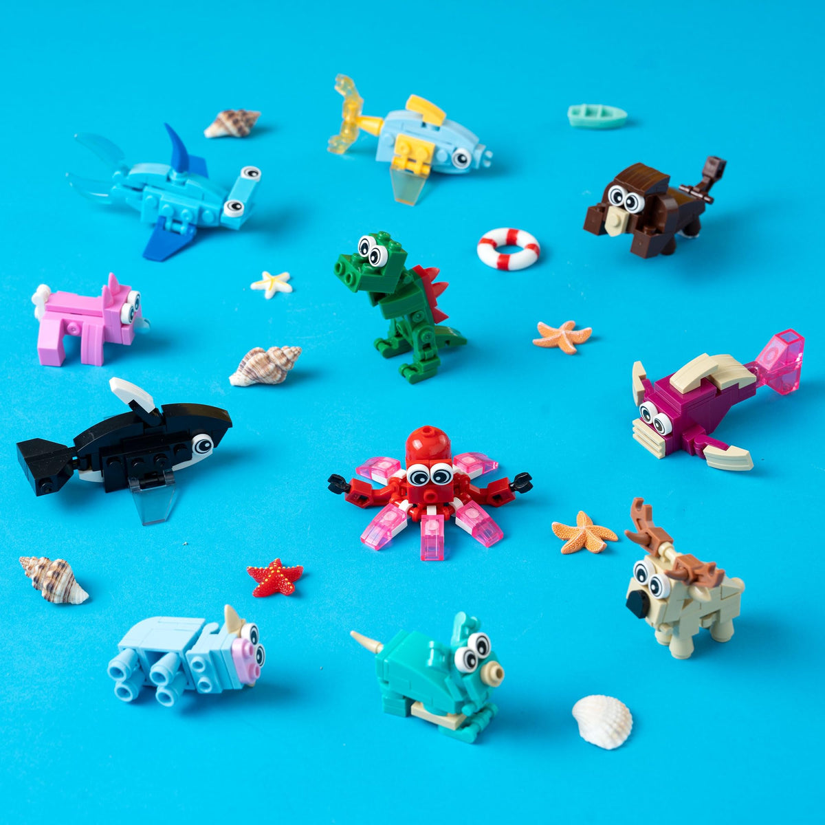 DMIGHT simple assembly boosts concentration and dexterity.