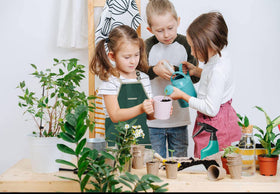 Doiaz Kidz Gardening Tool Set watering-can collapsible and travel friendly