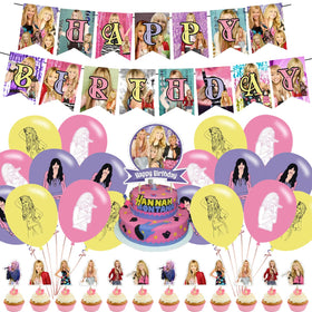DOSSEL Hannah Singer cake topper adds a bold focal point to the cake.