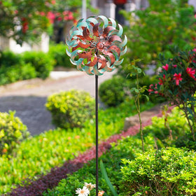 DREAMSOUL retro-style wind spinner showcases unique blade design.