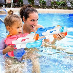 DUNEMEI long-range water gun action showcasing reach up to 32 feet.