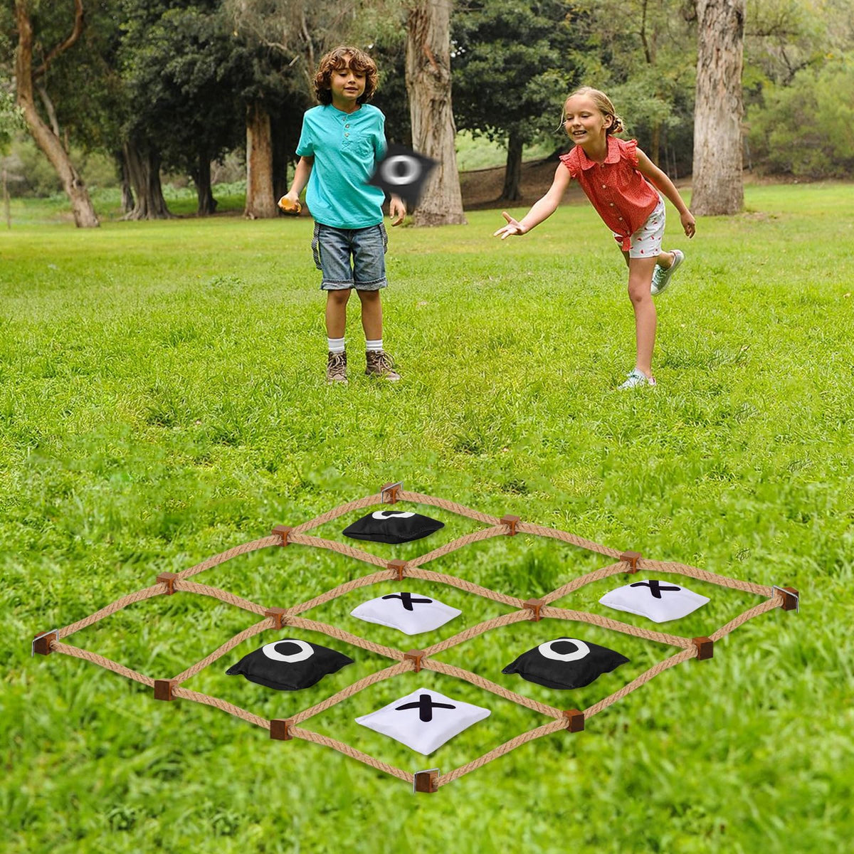 DUOLIYBC spikes secure the game on grass for stability.
