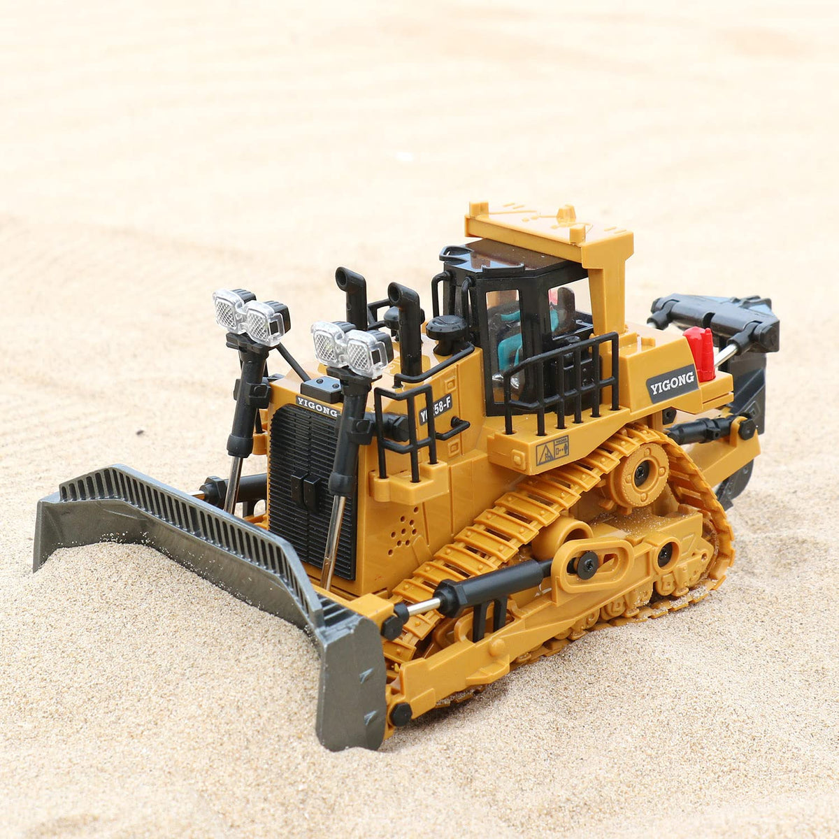 Dwi Dowellin RC loader with 9-channel control for interactive pretend projects.