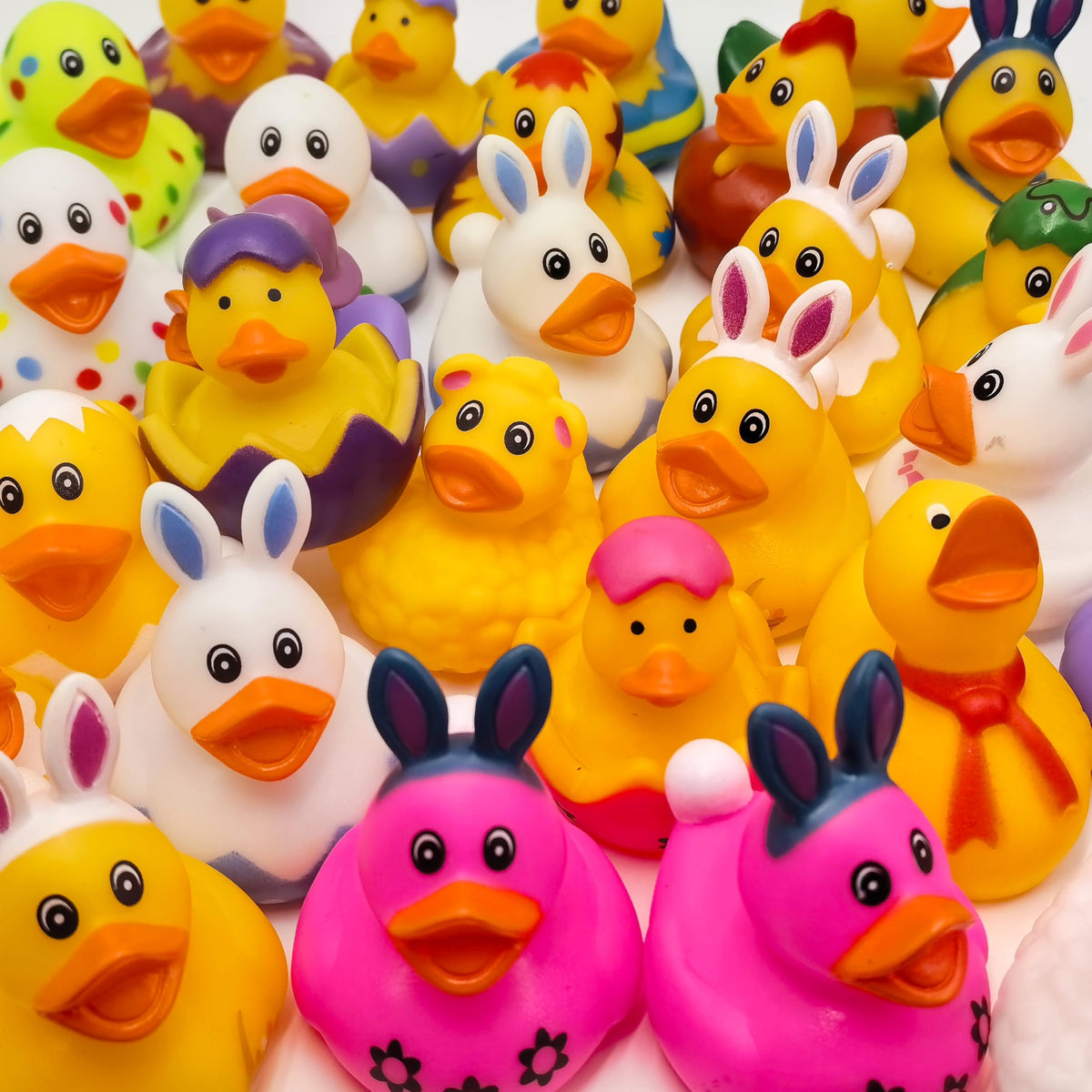 Dymojoyfun classroom prizes and party favors featuring durable rubber ducks