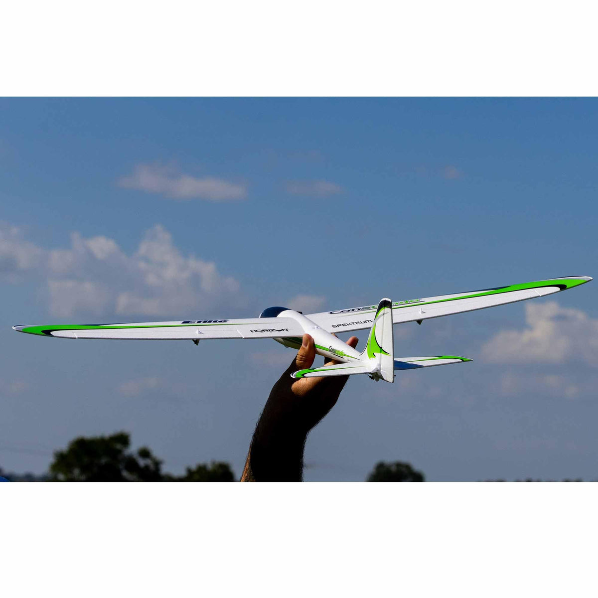 E-flite UMX Conscendo BNF Basic offers optional flaperons and spoilerons for extra maneuvering.