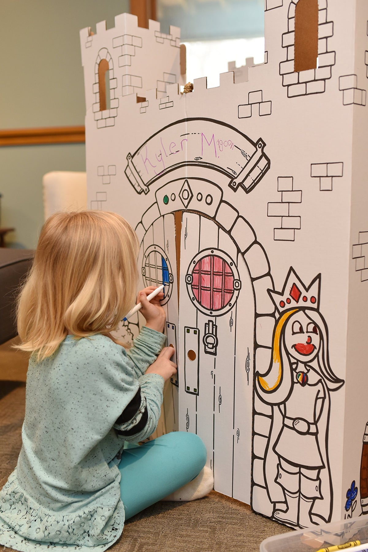 Easy Playhouse Fairy Tale Castle supports group play and party activities