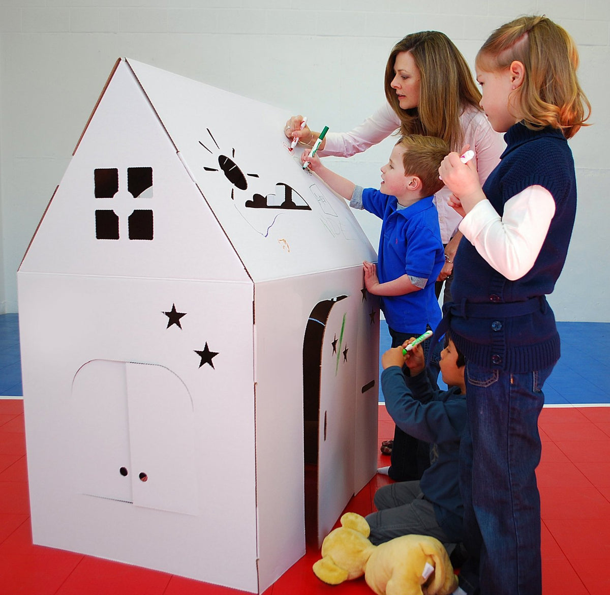 Easy Playhouse decorate area invites markers and colors for personalized art and stories