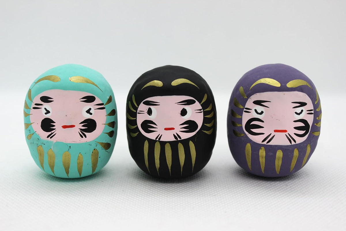 EDOYA Hand-painted Daruma close-up highlights craftsmanship and tradition.