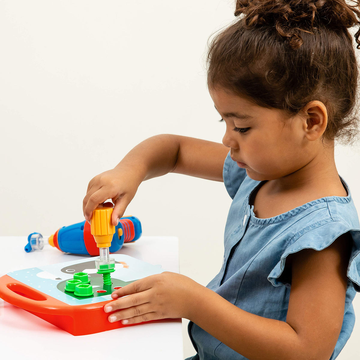 Educational Insights Design and Drill complete set supports STEM-inspired creativity.
