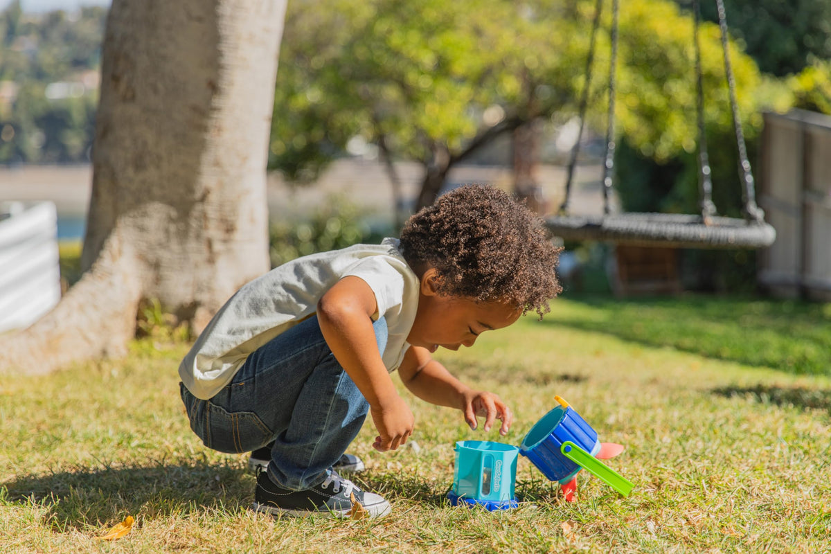 Educational Insights Rocknoculars activity guide supports guided science play.