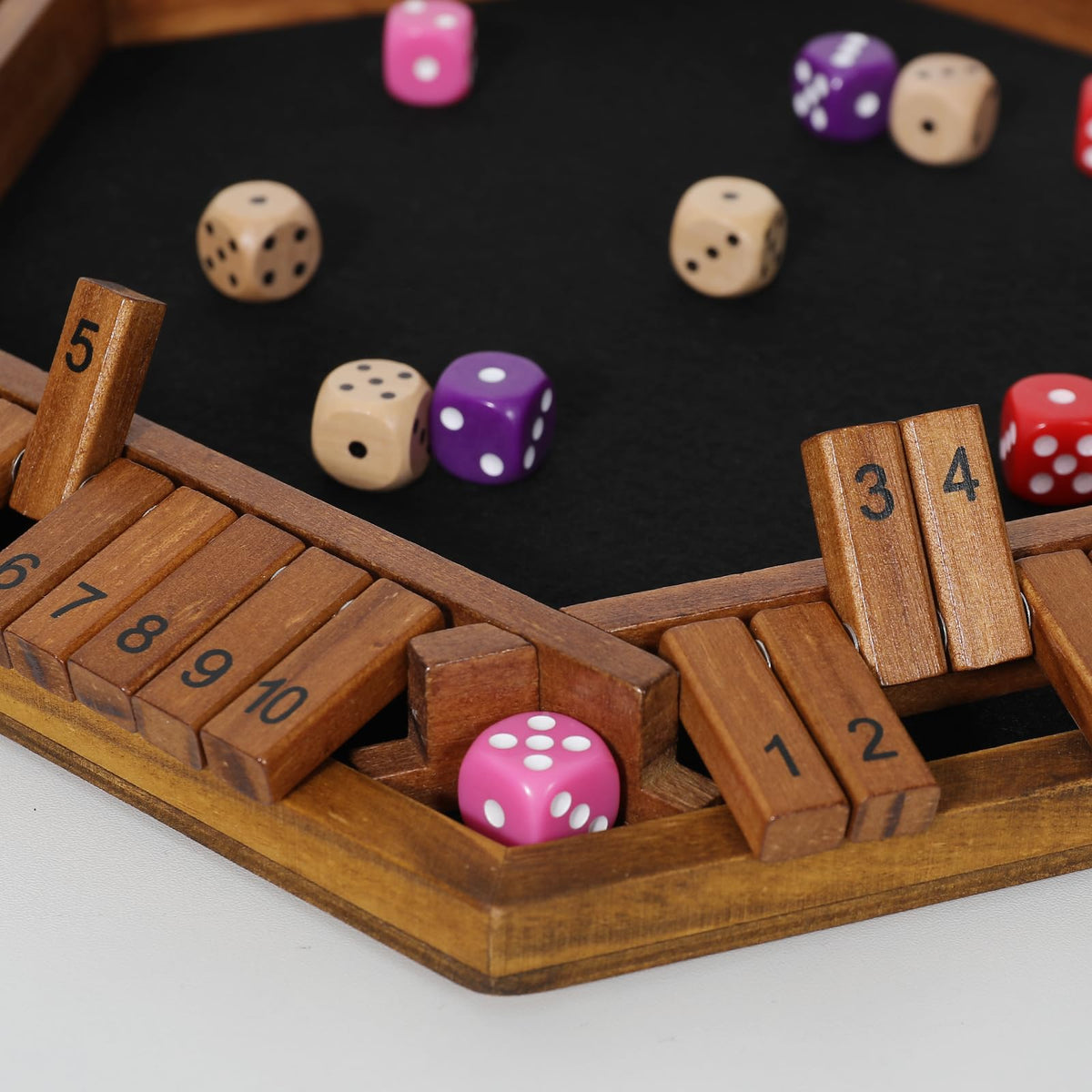 ELONGDI Shut The Box with cloth bag for easy storage.