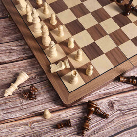 ELONGDI travel-ready chess set suitable for clubs and gifts