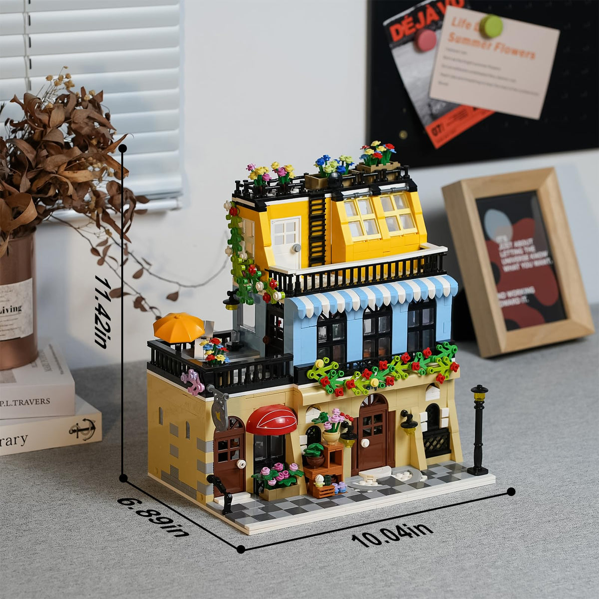 ENJBRICK Detachable floors reveal easy interior access for interactive building and play.