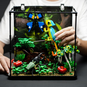 ENJBRICK Insect Tank assembly showcases hands-on learning.