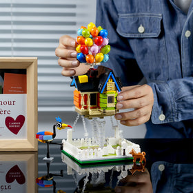 ENJBRICK Up Balloon House assembly with step-by-step guide supports problem-solving.