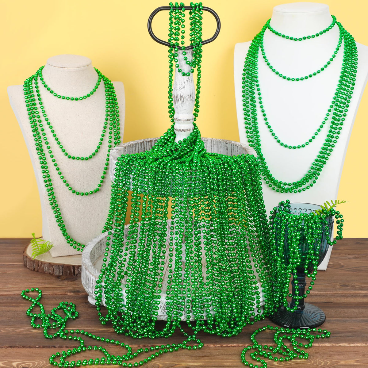EOBOH 33-inch green bead necklace suited for multiple celebrations