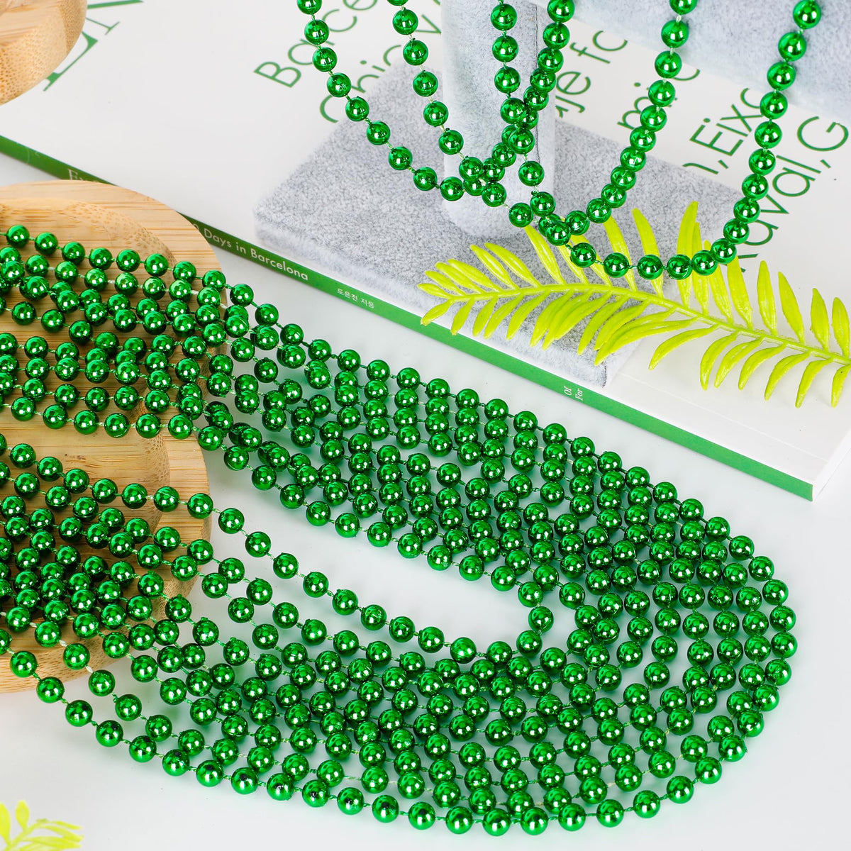 EOBOH green beads with metallic look, ideal Mardi Gras parade decorations