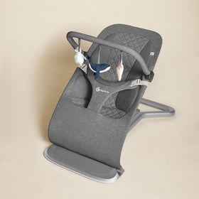 Ergobaby Evolve Ocean Wonders starfish crinkle offers engaging texture and audible feedback for sensory development