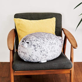ETAOLINE Seal Plush travel-compact design suits trips and car rides.