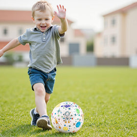 Everich Toy kid coloring-ball in action promotes creativity and outdoor play.