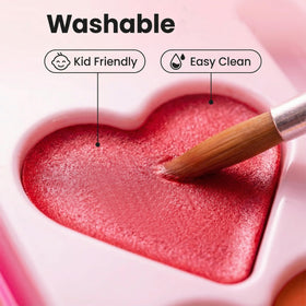 Ezzgol heart-shaped palette close-up showing vibrant pigments for kids' art.