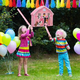 Faccito pinata hanging loop enables easy mounting on trees or rails.