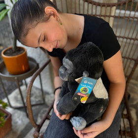 Fahlo supports wildlife conservation partnerships with real animals.