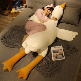 FANGYU hand-stuffed goose plush offers pillow-soft comfort.