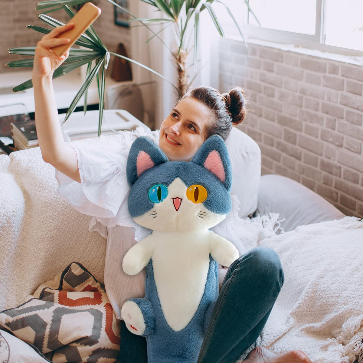 FANGYU creative-design shark-cat plush with expressive pupils.