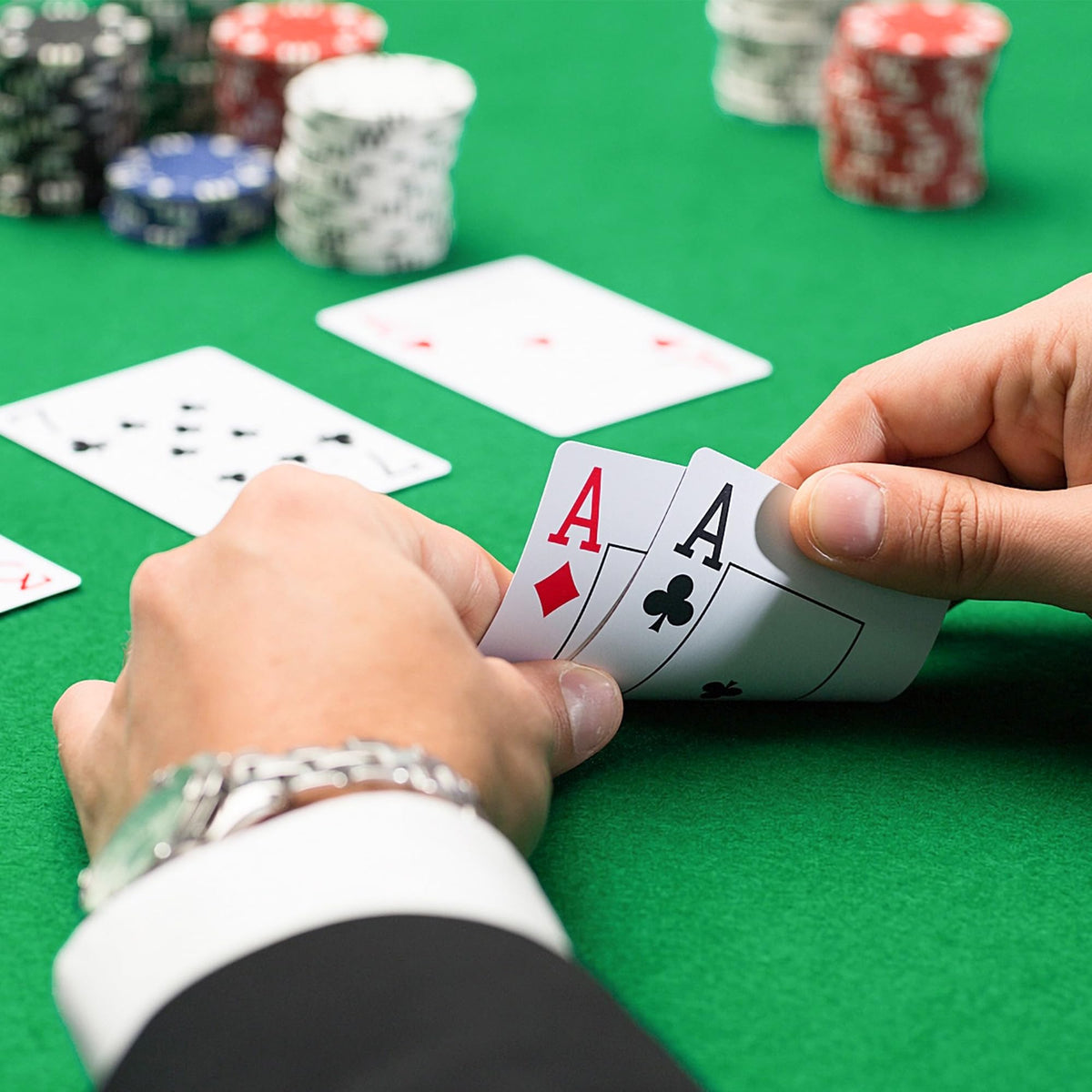 Fanwer large print decks suited for poker, euchre, canasta and more.