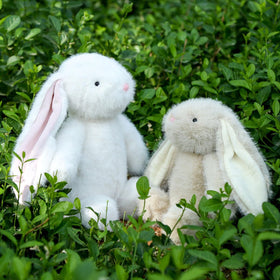 Farnesaa bunny heatable and coolable plush, ideal for sensory moments.