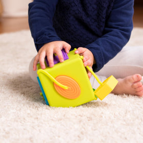 Silicone materials: BPA-free, safe for curious mouths and teething.