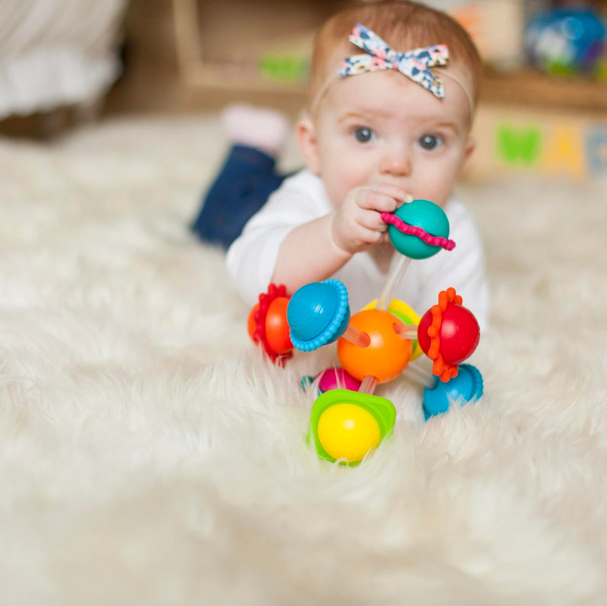 Compact Wimzle design fits car seats and strollers.