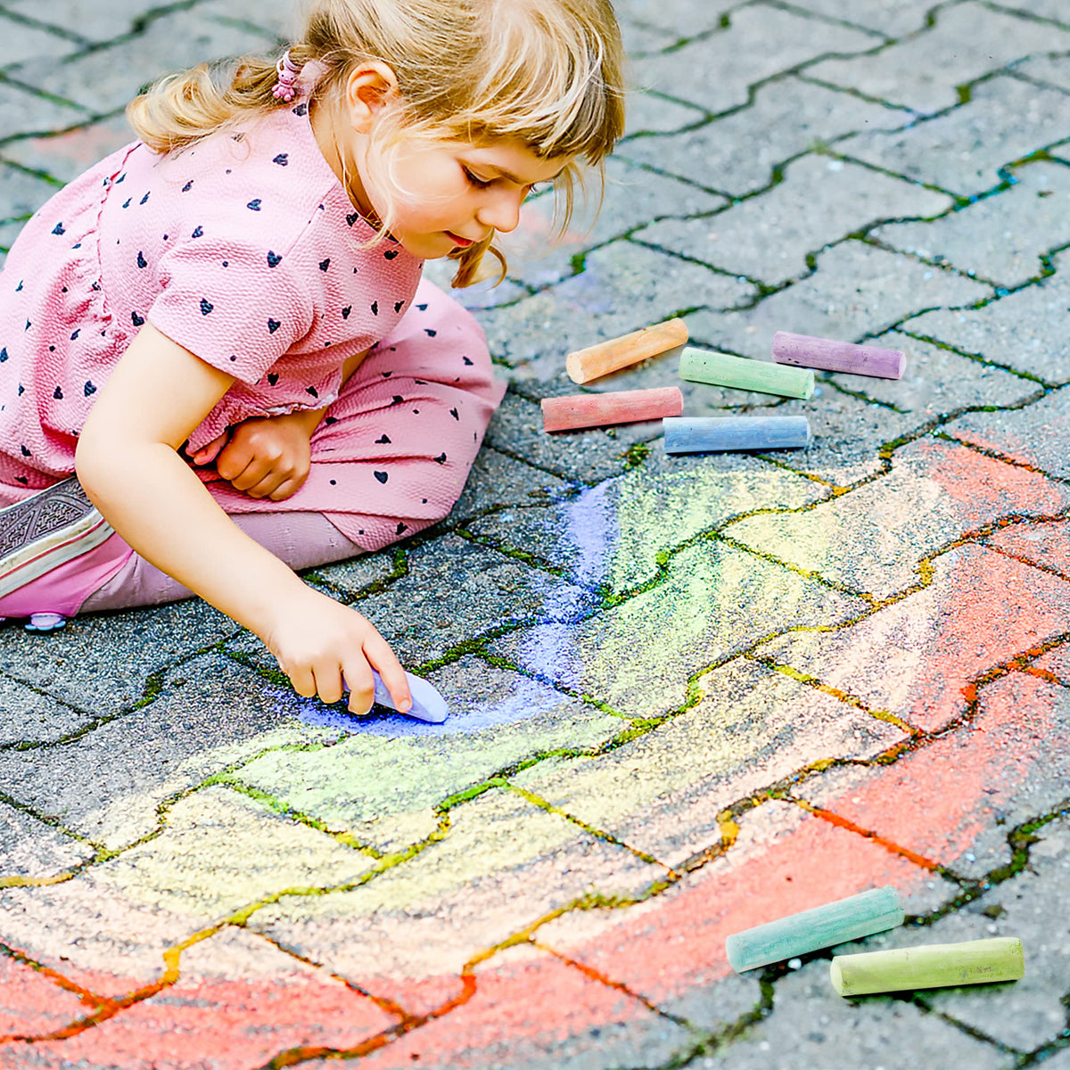Feela ASTM-D4236 certified sidewalk chalk ensures safe creative play.