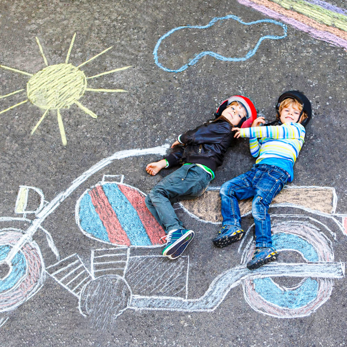 Feela non-toxic outdoor chalk meets safety standards.