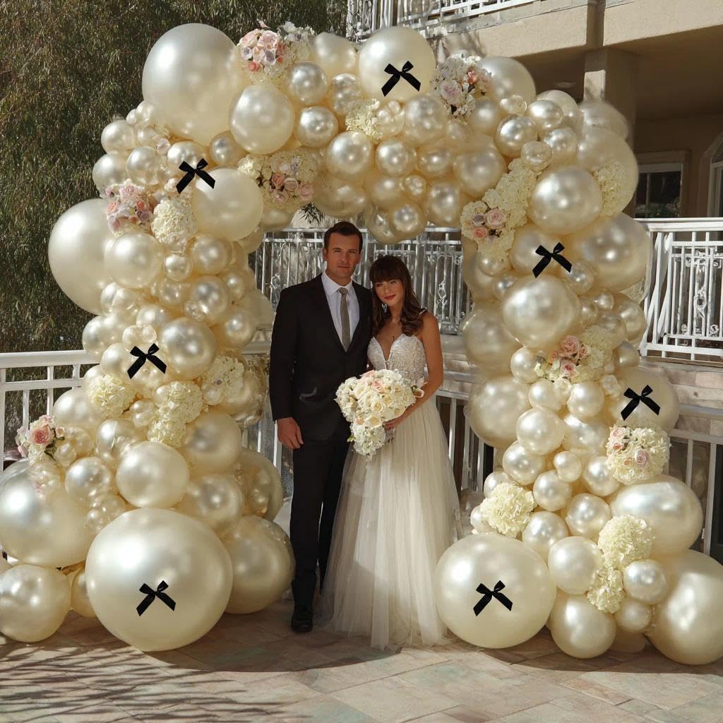 Feilebalon balloon tying tool simplifies knotting during setup.