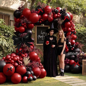 Feilebalon black bow foil balloons finish the garland with flair