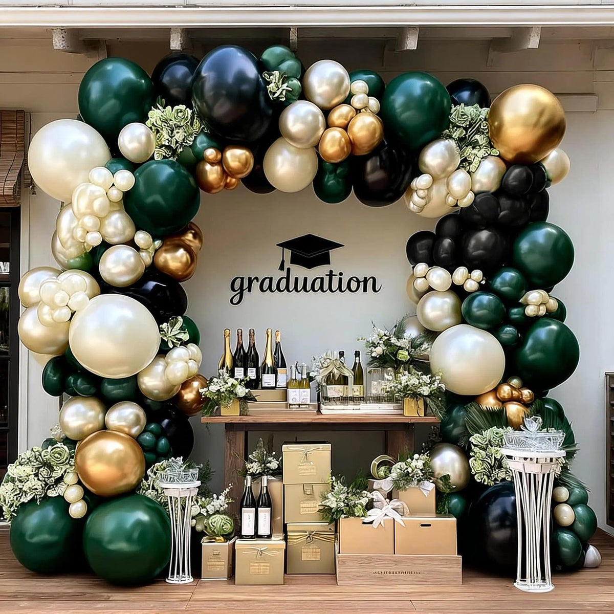 Feilebalon forest green and gold colors blend for versatile event styling