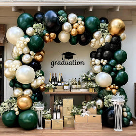 Feilebalon forest green and gold colors blend for versatile event styling