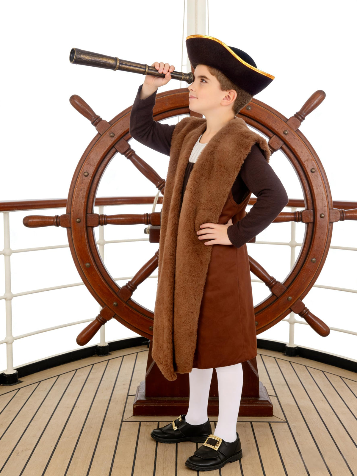 Feliardin spyglass prop, encouraging curious observation during voyages and quests