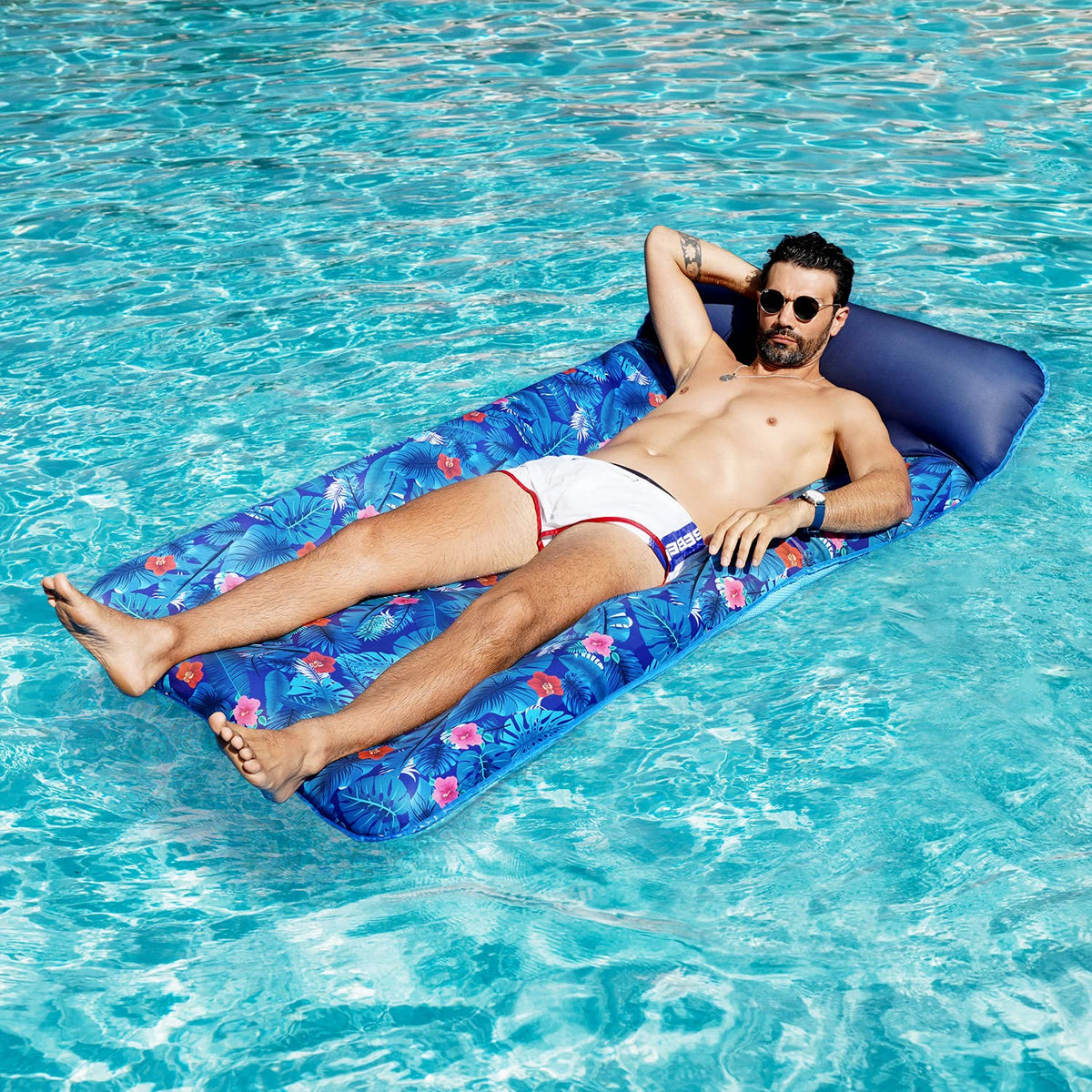 FindUWill travel-friendly foldable pool float for easy packing and transport.