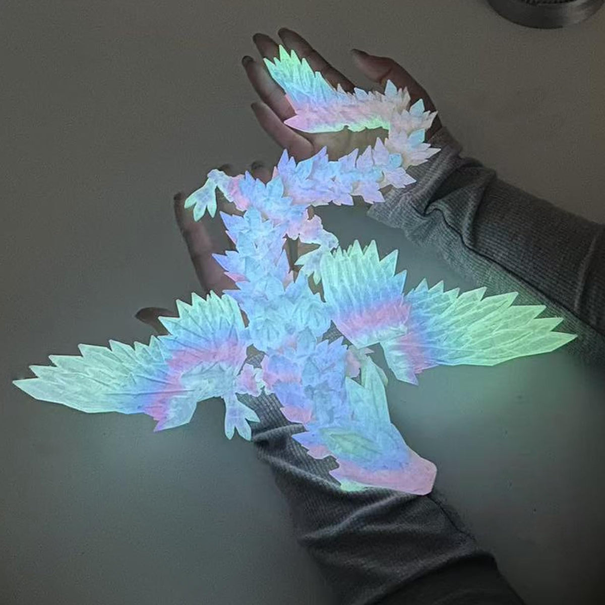 Flavery crystal dragon body features dual color for a striking centerpiece.