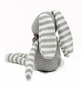 FLUFFYFUN grey bunny plush close-up soft texture highlights organic cotton.
