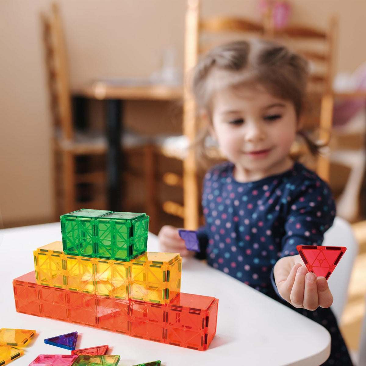 FNJO magnetic tiles packaging highlights easy storage and quick setup.